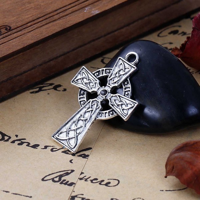2 grandes breloques pendentifs croix celtique argent vieilli